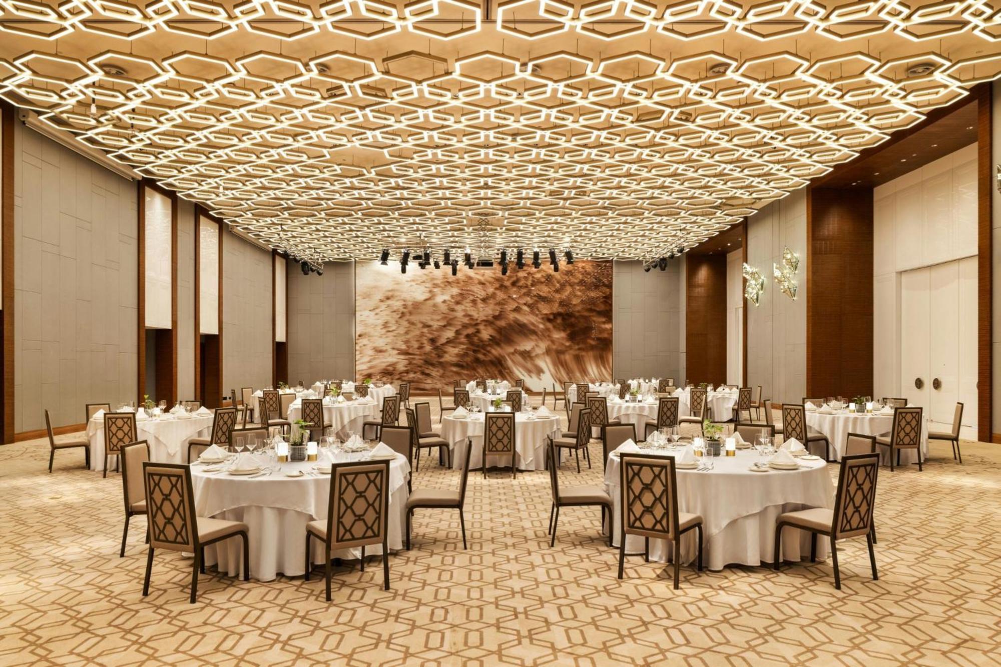 Jw Marriott Hotel Nairobi Exterior photo